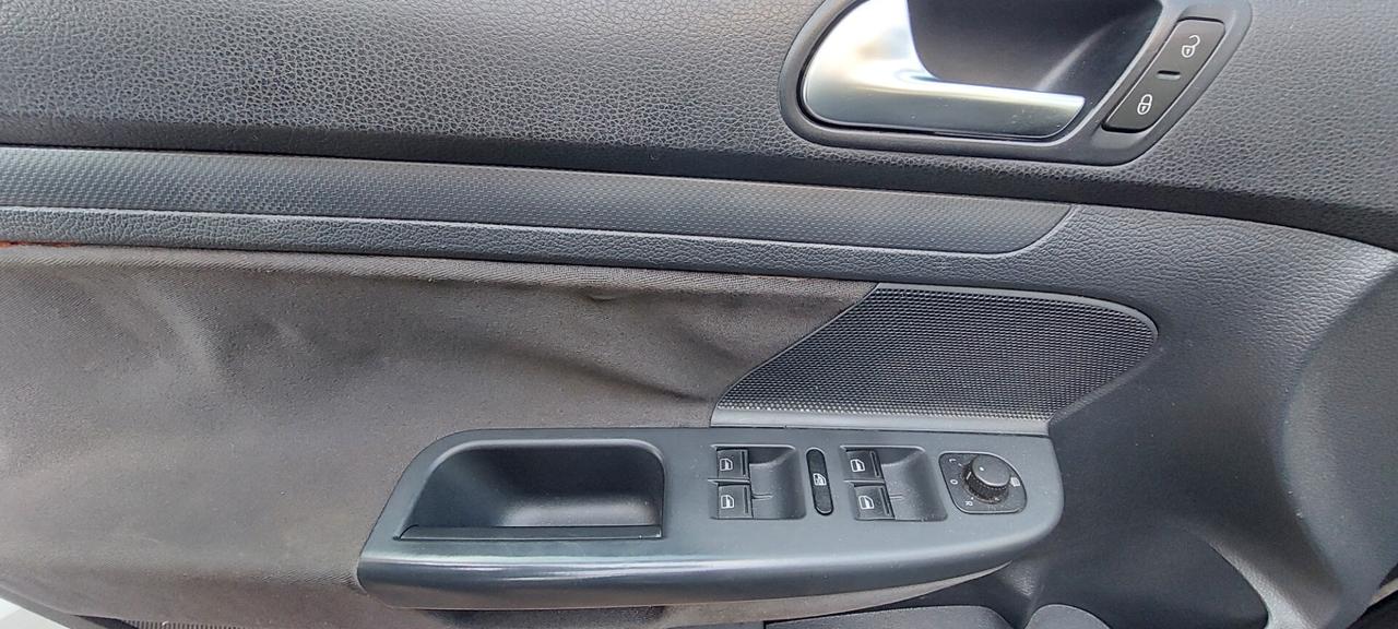 GOLF 1,9 TURBODIESEL 105 CV X NEOPATENTATI COMFORTLINE LEGA GOMME NUOVE IMPECCABILE