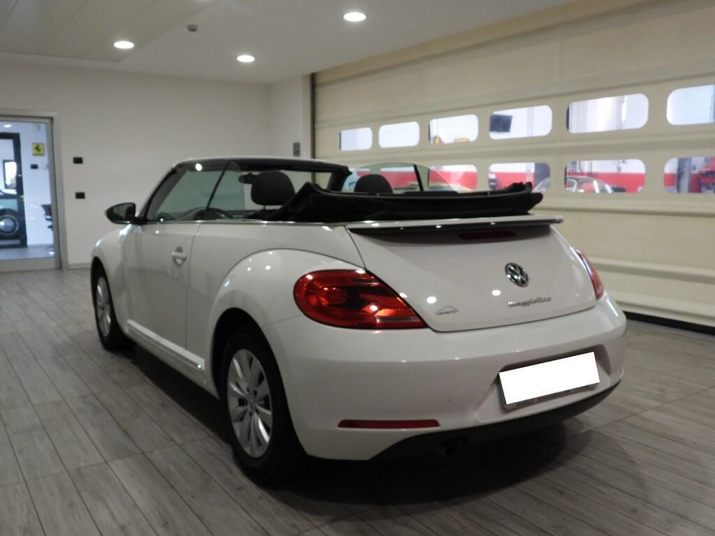 Volkswagen Maggiolino Maggiolino Cabrio 1.6 tdi Design 105cv