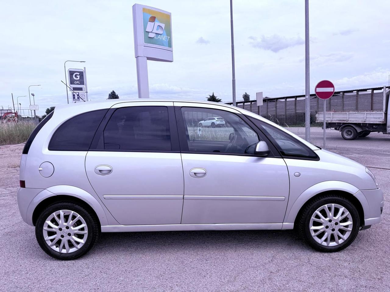 Opel Meriva 1.4 16V Cosmo Ok neopatentati
