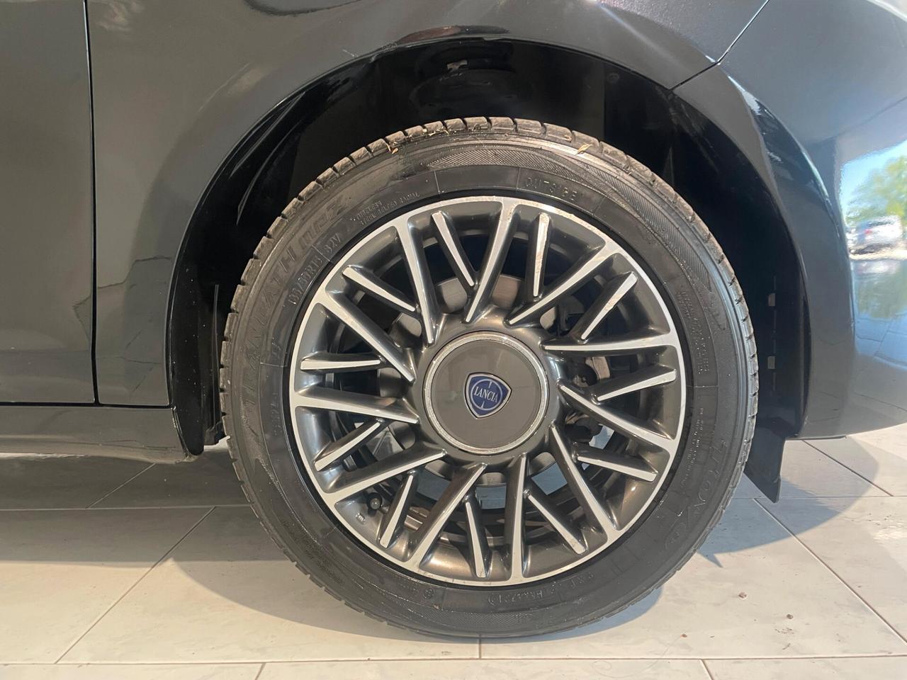 Lancia Ypsilon 1.2 GPL Ecochic Gold