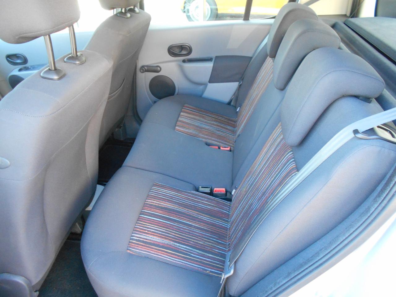 Renault Modus 1.2 16V 75CV