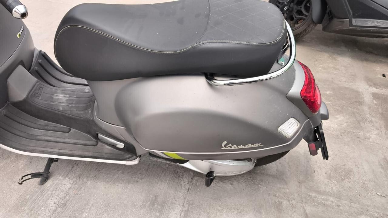 Vespa GTS 300 SUPERTECH del 2024 USATO