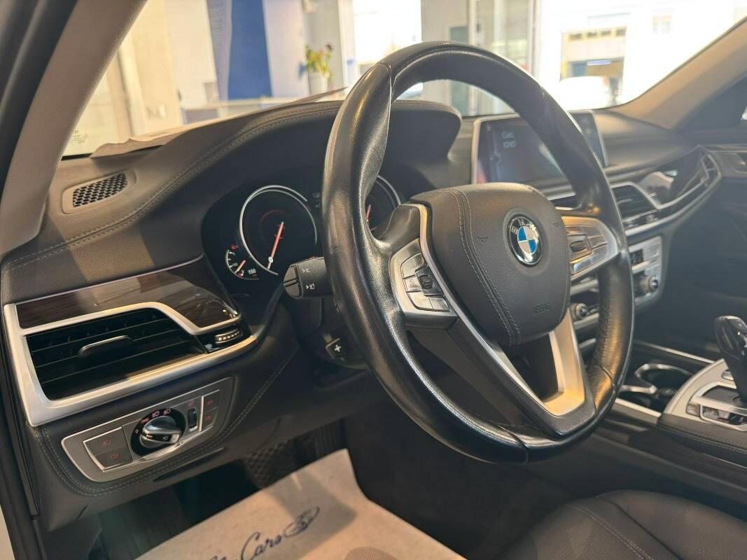 BMW Serie 7 G 11-12 2015 750i xdrive Luxury auto
