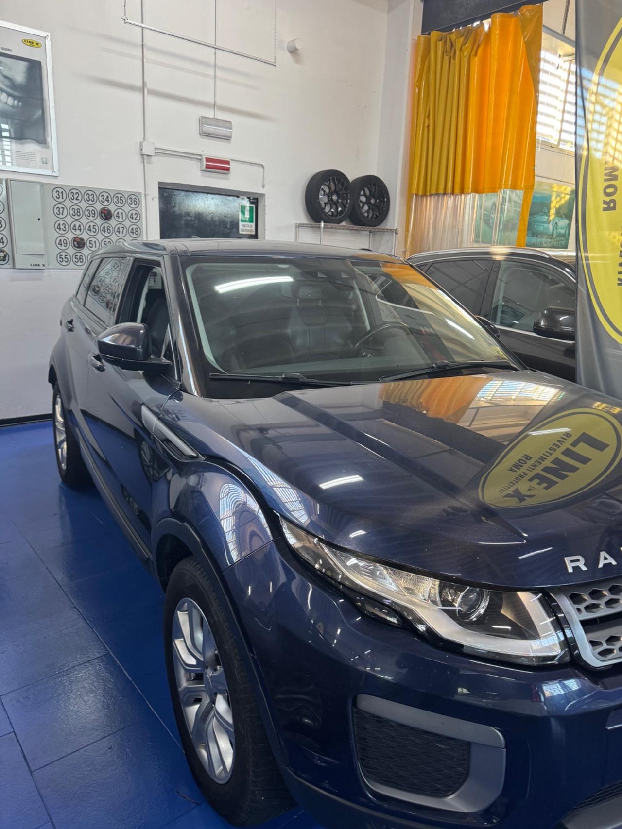 Land Rover Range Evoque 2.0 TD4 180 CV 5p. Pure