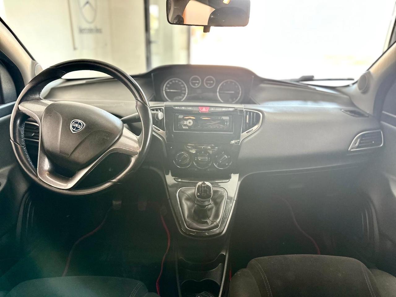 Lancia Ypsilon 1.2 69 CV 5 porte S&S Silver