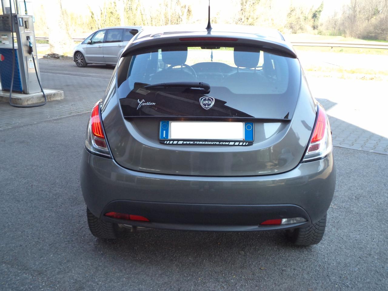 Lancia Ypsilon 1.2 69 CV 5 porte Elefantino Blu OK NEOPATENTATI