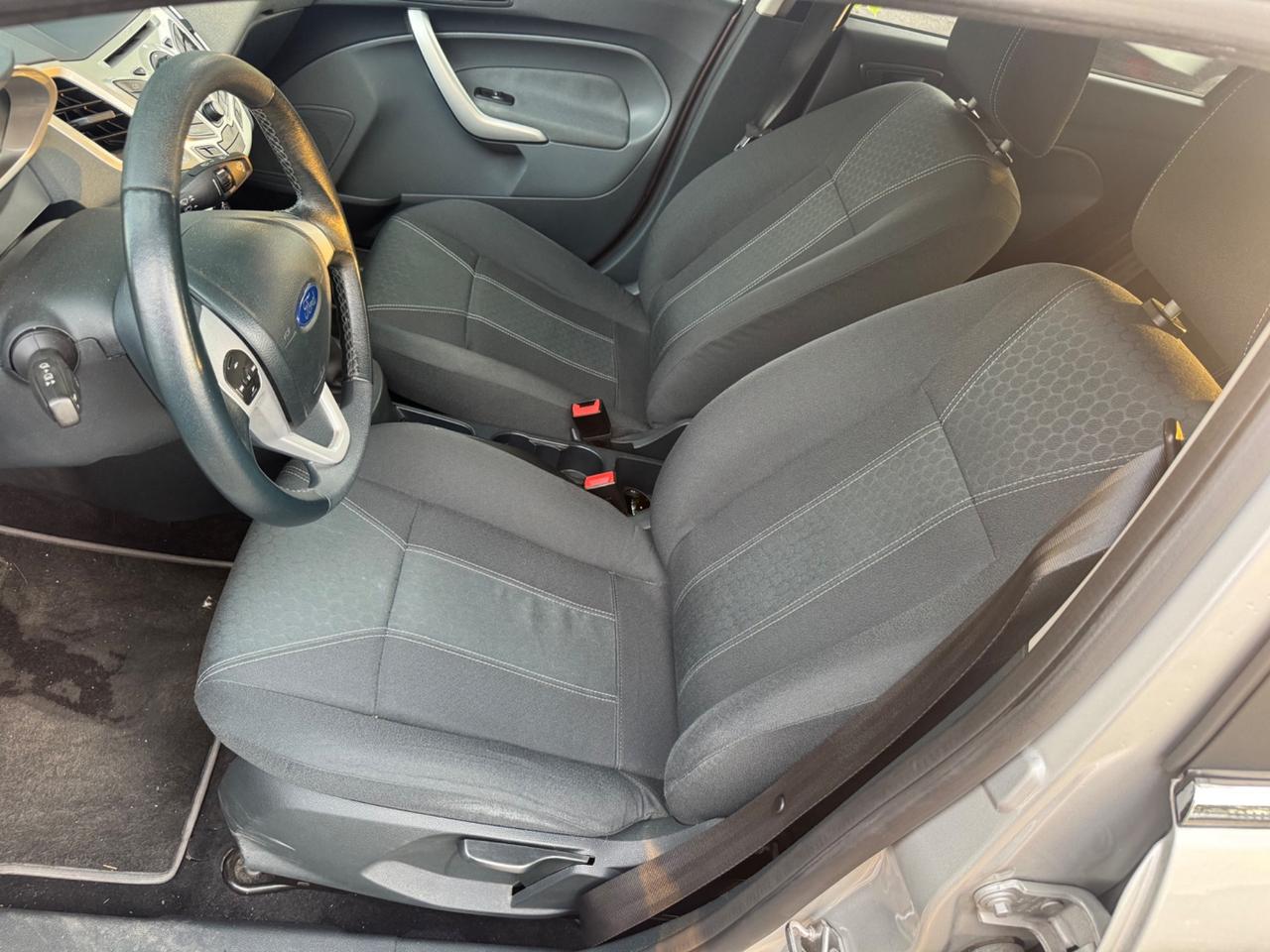 Ford Fiesta 1.2 82 CV 5 p neopaten garanzia 12 mesi