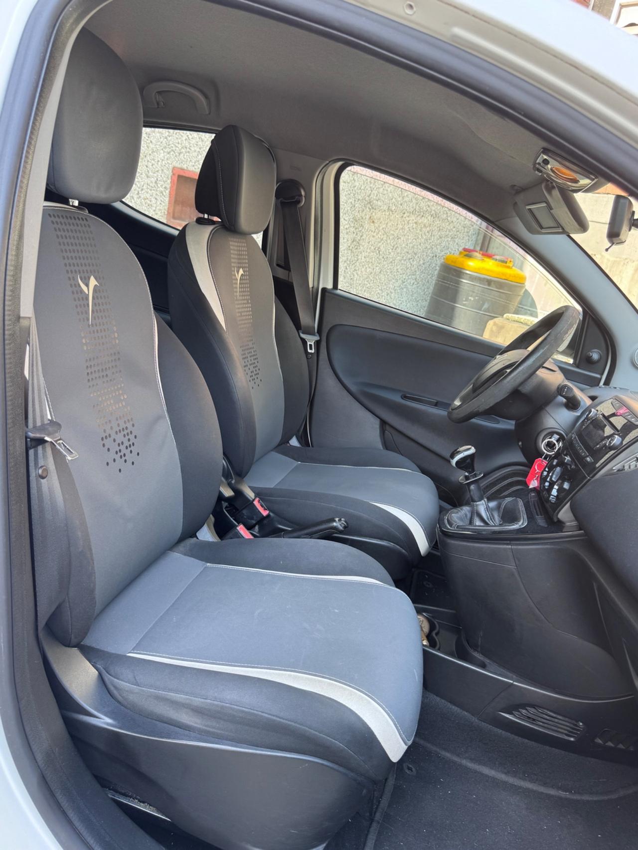 Lancia Ypsilon 1.2 69 CV 5 porte GPL Ecochic Gold