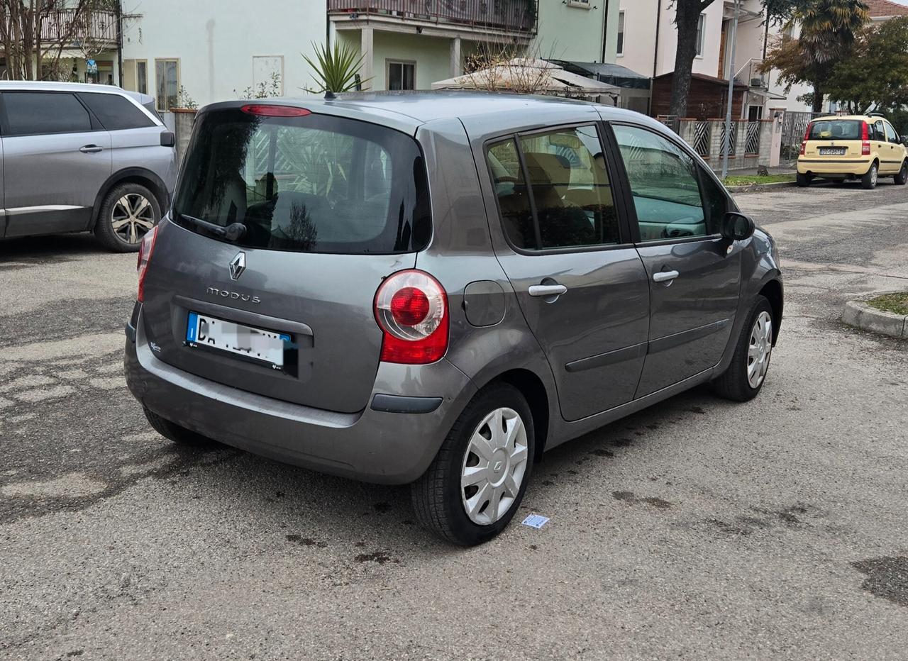 Renault Modus 1.2 16V Luxe Privilège