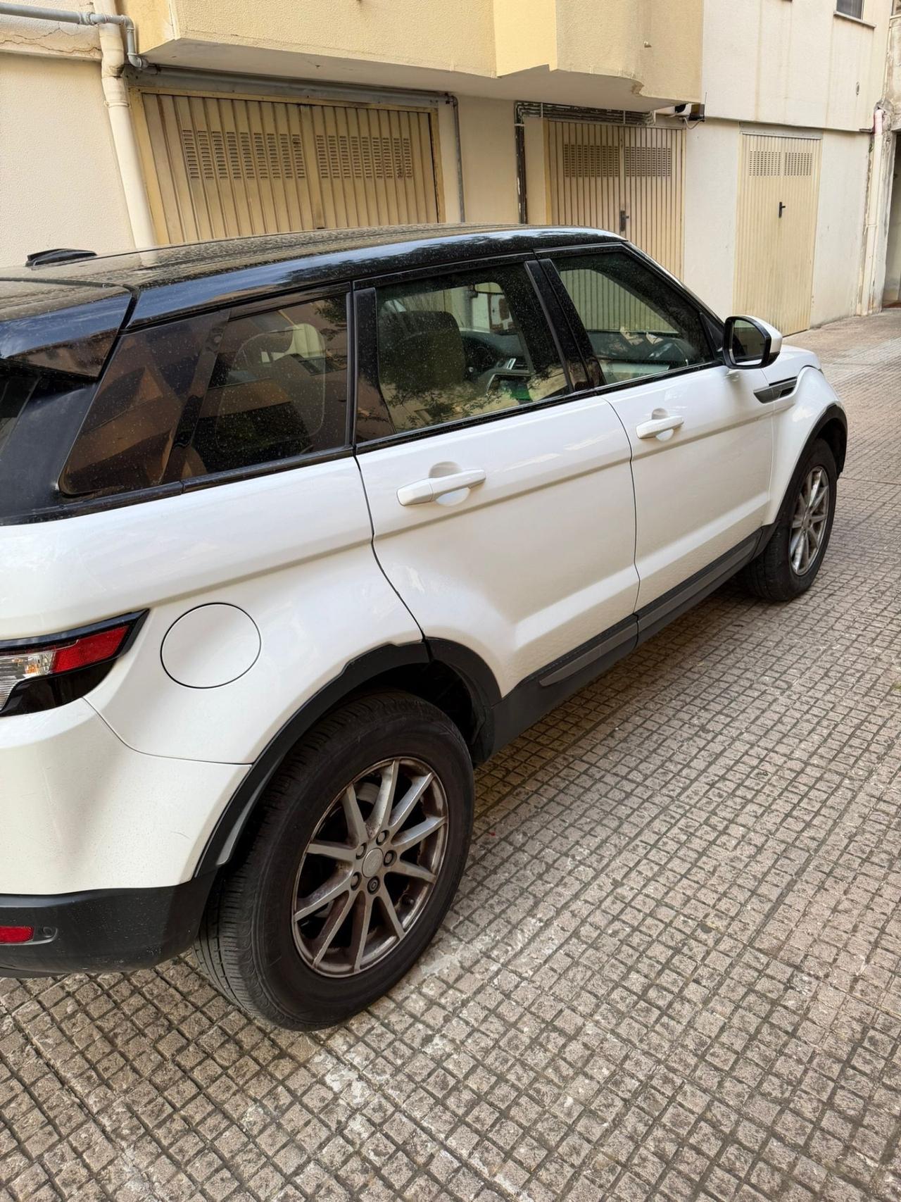 Land Rover Range Evoque 2.2 TD4 5p. British Edition Dynamic