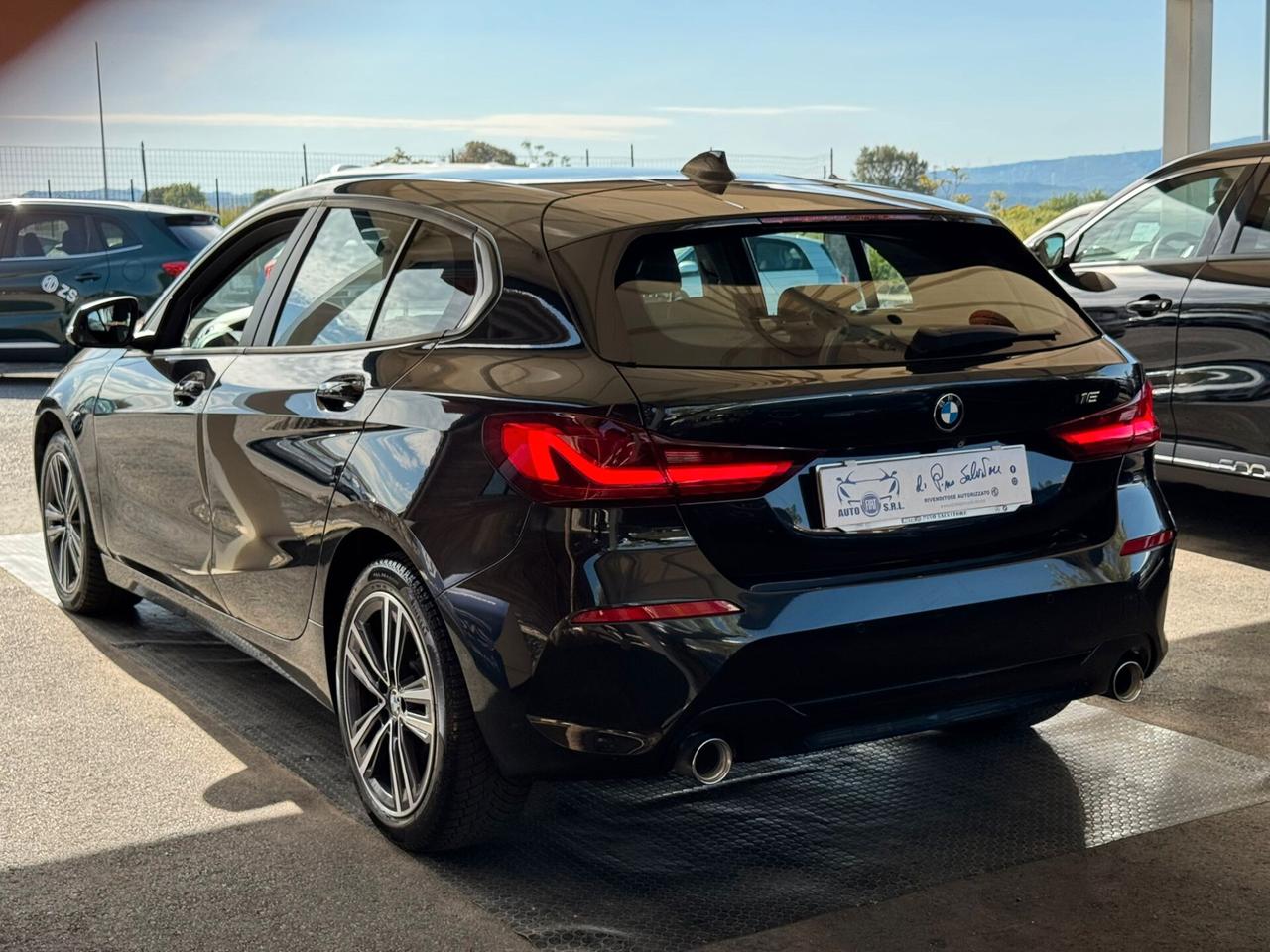 Bmw 118 118d 5p. Business Advantage