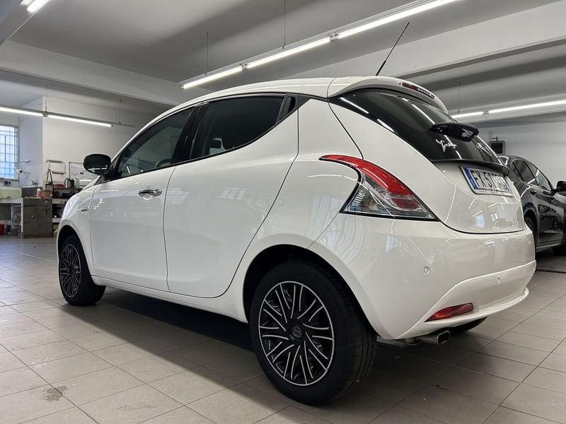 Lancia Ypsilon 1.2 69 CV 5 porte S&S Gold