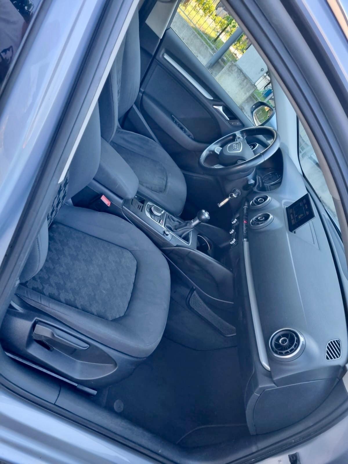 Audi A3 Sedan 1.6 TDI clean diesel Ambition