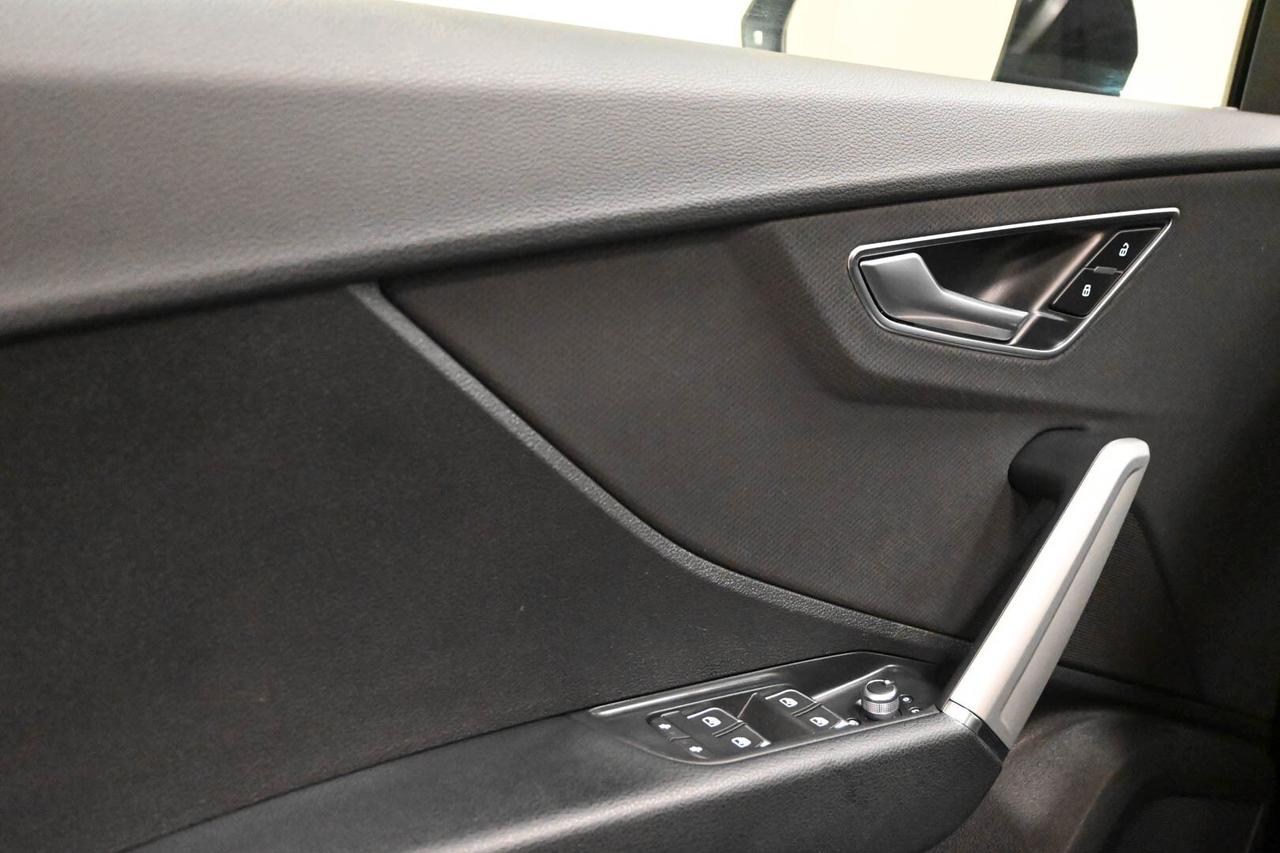 AUDI Q2 Q2 30 TDI S line Edition