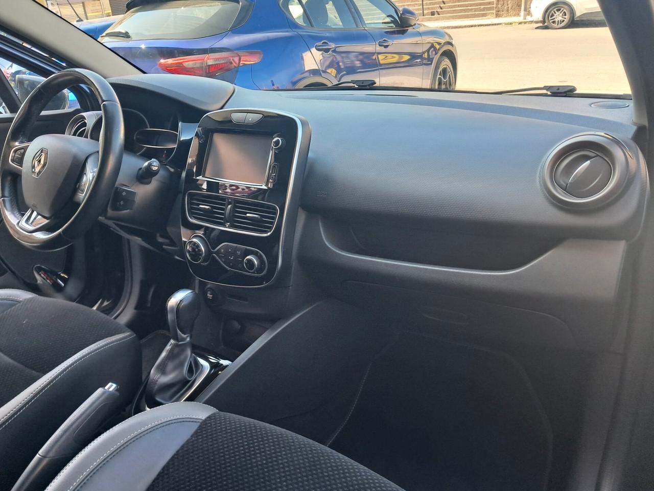 Renault Clio dCi 8V 90 cv EDC Energy Intens