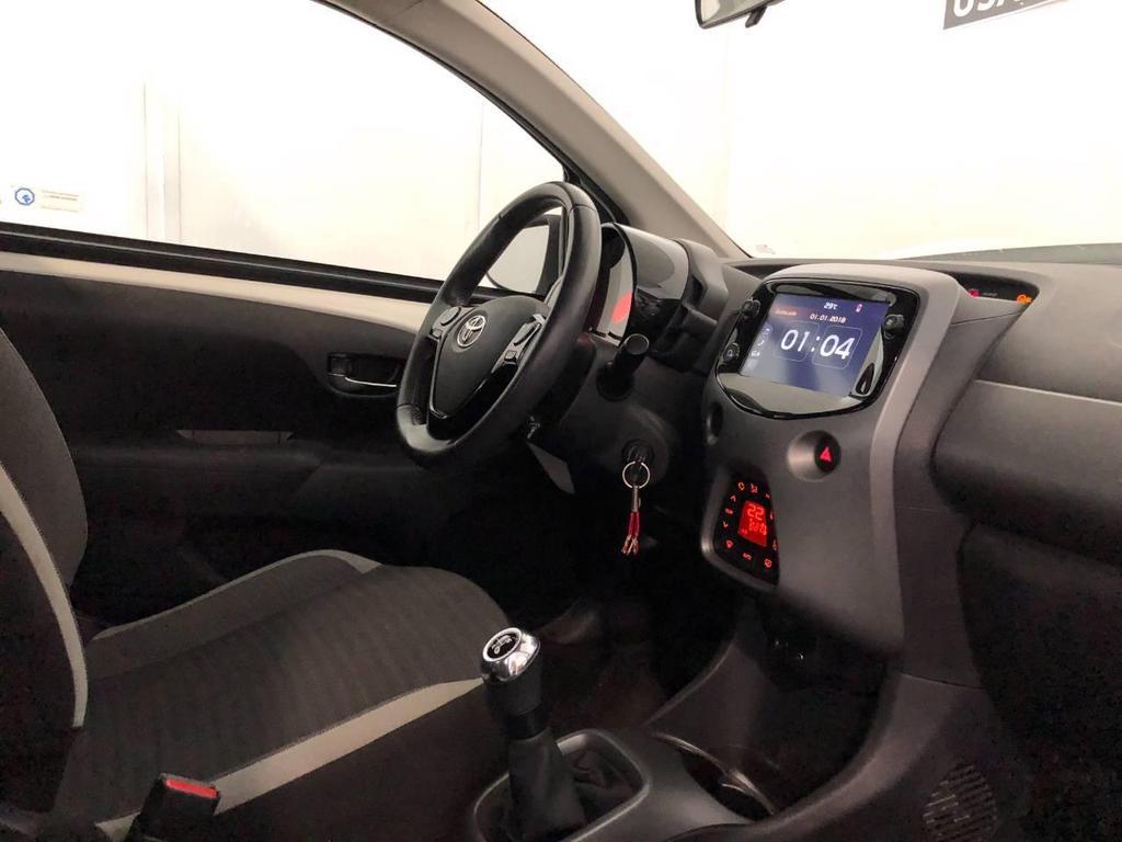 Toyota Aygo 5 Porte 1.0 VVT-i x-play