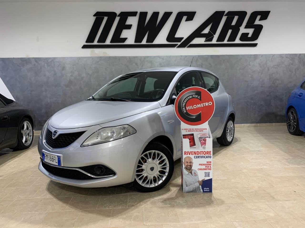 Lancia Ypsilon 1.2 69 CV 5 porte Platinum