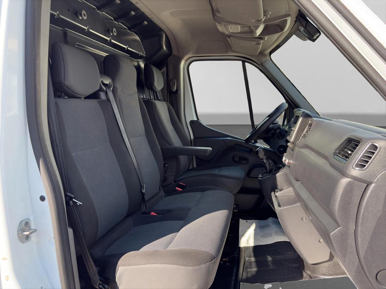 Renault Master 2.3 dCi 136cv L1H1