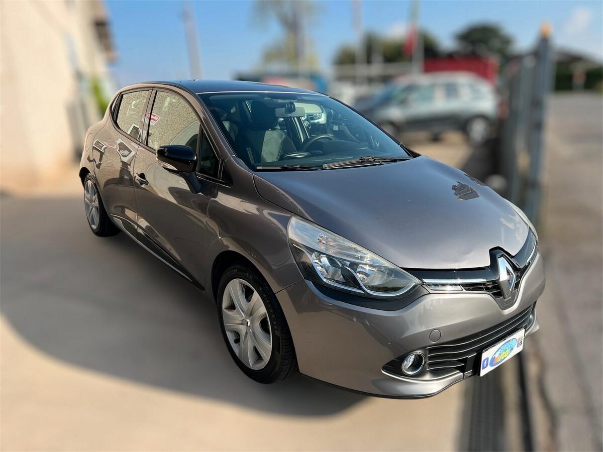 Renault Clio 1.2 75CV 5 porte Live X NEOPATENTATI