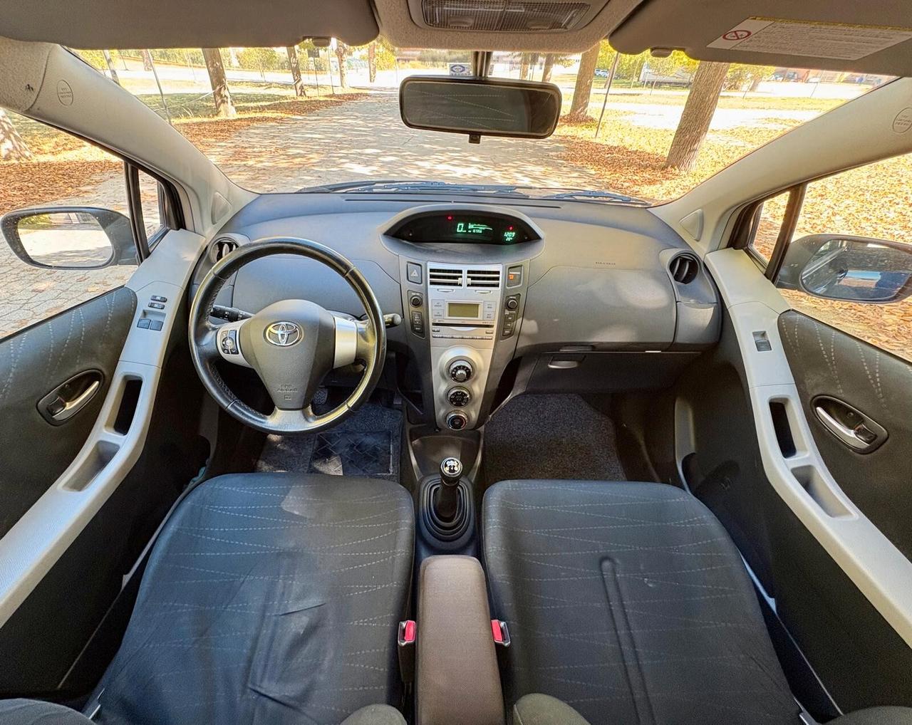 Toyota Yaris 1.4 D-4D 5 porte Navi