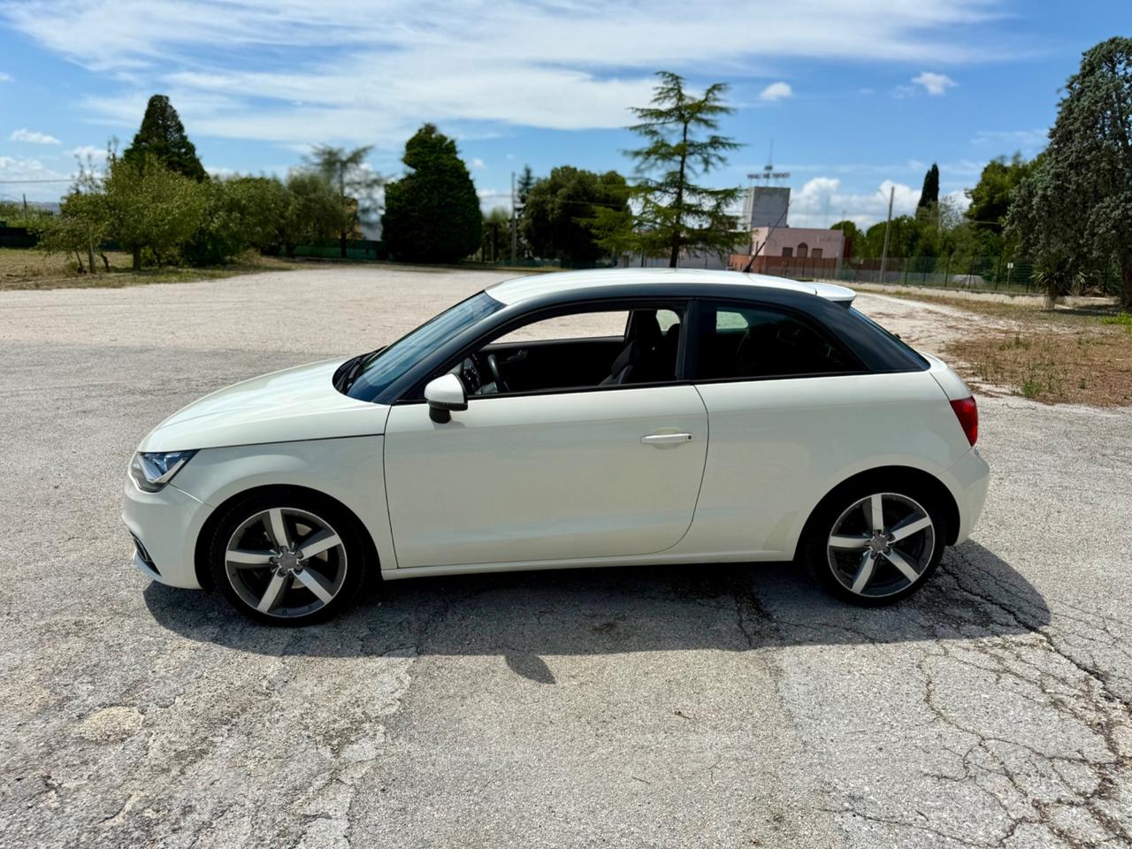 Audi A1 1.6 TDi 90cv EURO5B - NEOPATENTATI OK