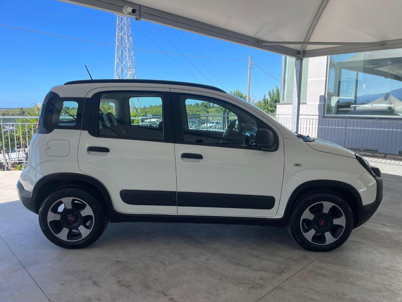 FIAT Panda 1.0 FireFly S&S Hybrid City Cross