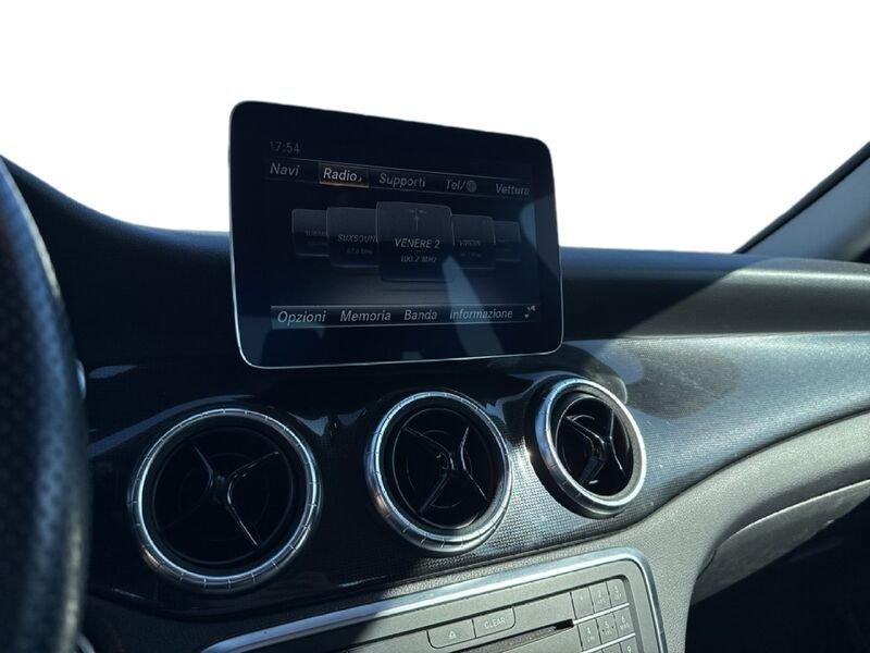 Mercedes-Benz CLA 200 d Automatic Business Coupe