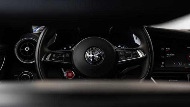 ALFA ROMEO Giulia V6 Bi-Turbo Quadrifoglio AKRAPOVIC CARBOCERAMICI