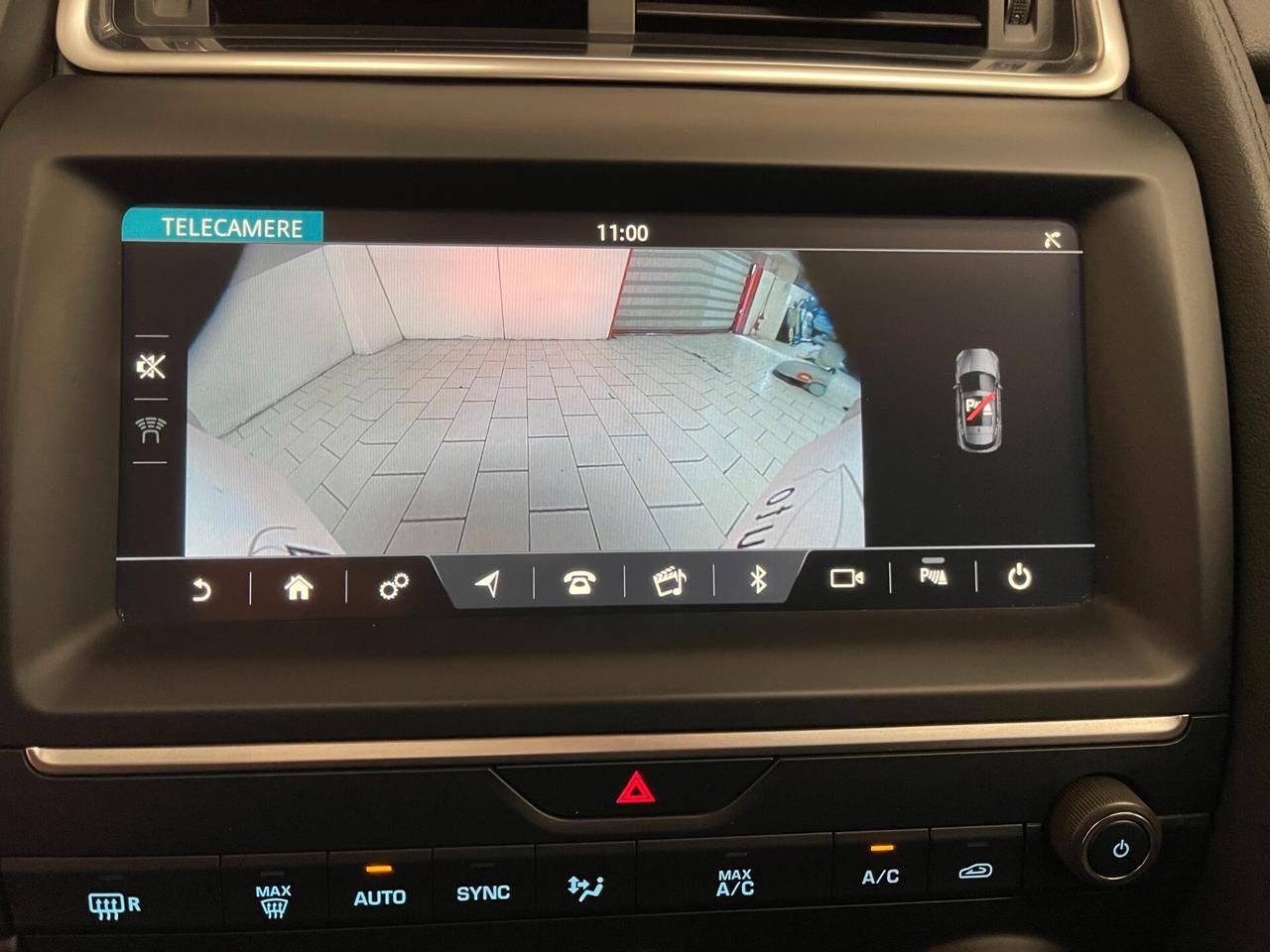 Jaguar E-Pace Dynamic 2.0 i4 awd 200cv auto-LEGGI SOTTO