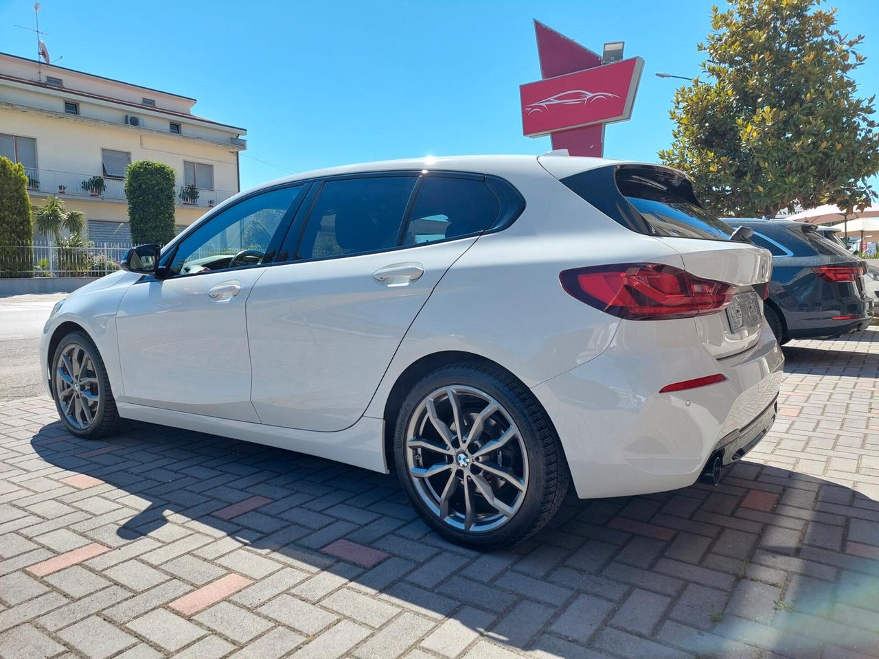 Bmw 118d SPORT PELLE/AUTOM/LED/NAVI PROF