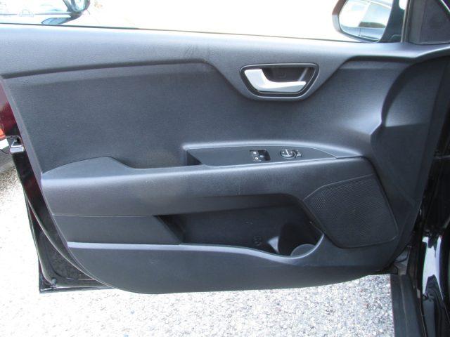 KIA Stonic 1.6 CRDi 110cv Urban -BiColor-Ok NEOPAT.- EURO 6/B