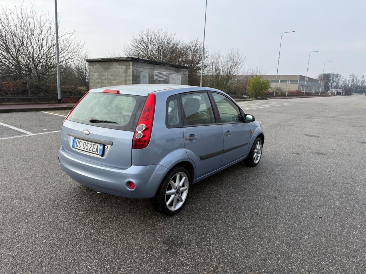 Ford Fiesta 1.2 16V 5p. Ghia