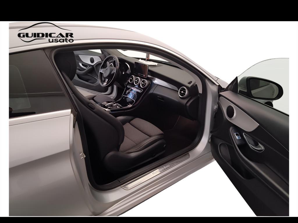 Mercedes-Benz Classe C-C205 2016 Coupe - C Coupe 220 d Premium 4matic auto