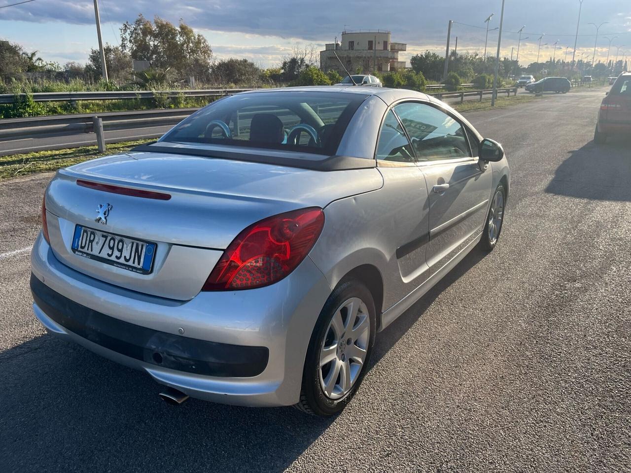 Peugeot 207 1.6 HDi 110CV CC 2008