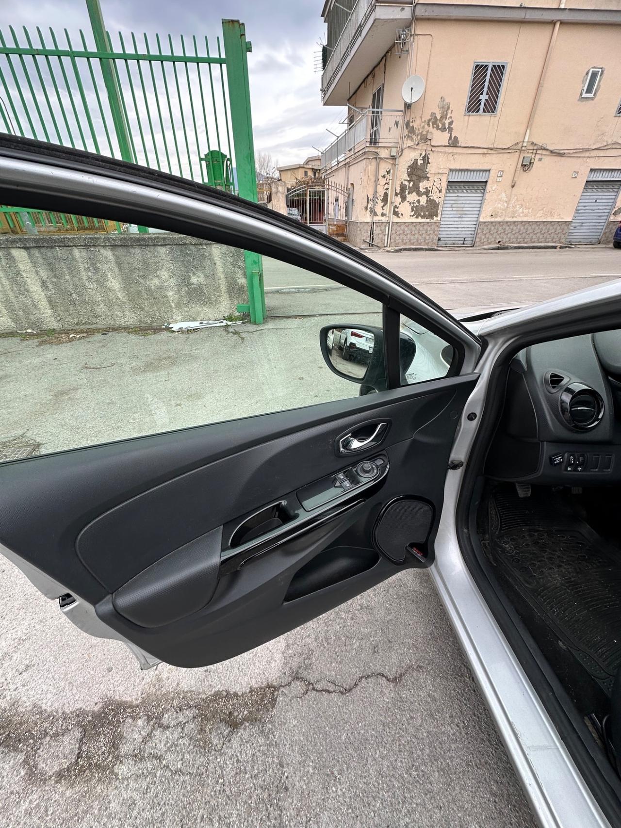 Renault Clio 1.2 16V 5 porte GPL Yahoo!