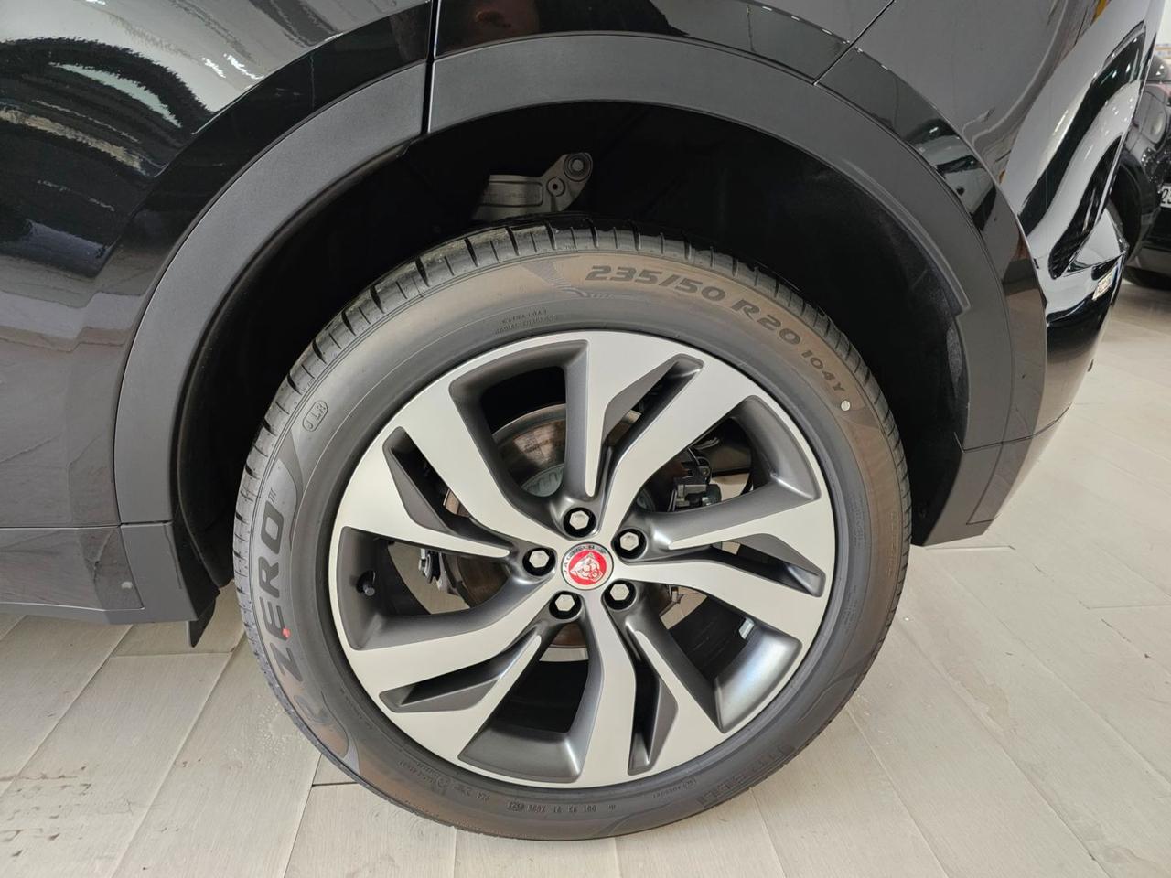 Jaguar E-Pace R-Dynamic SE Navi Camera Tetto C.20" LED BlackPack