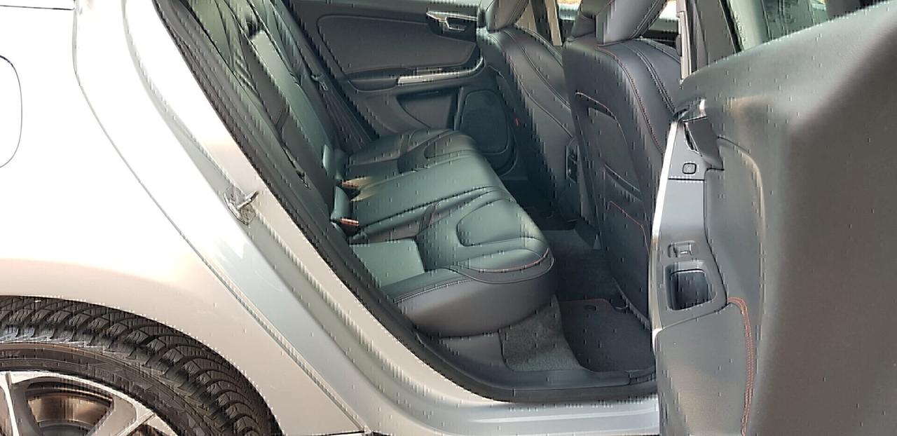 Volvo V60 2.0 d 150 cv D3 Geartronic Volvo Ocean Race,pelle,cambio automatico,navi,cruise control,cerchi 18
