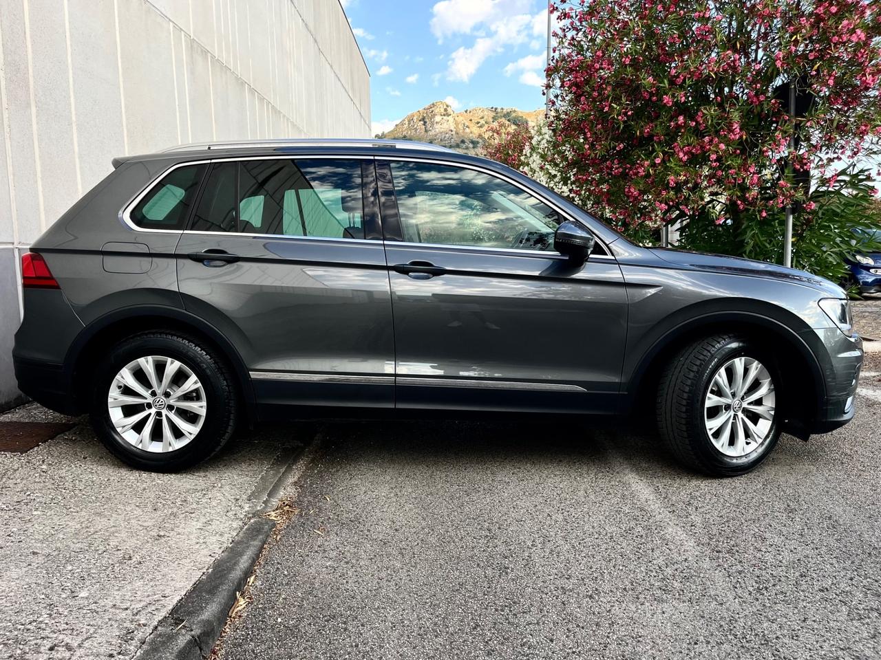 EURO6B Volkswagen Tiguan 1.6 TDI *NAVI*SEDIL RISCALD