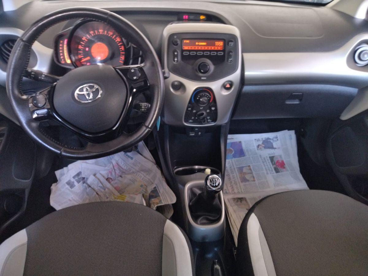 TOYOTA Aygo 1.0 VVT-i 69 CV 5 porte x-cool