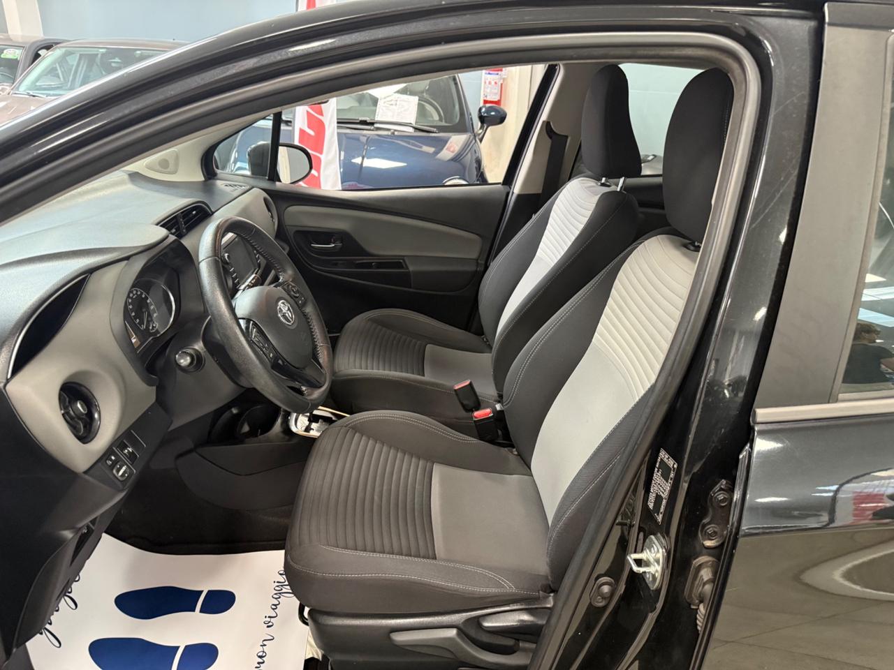 Toyota Yaris 1.5 Hybrid 5 porte Active Plus 73CV Ok Neopatentati