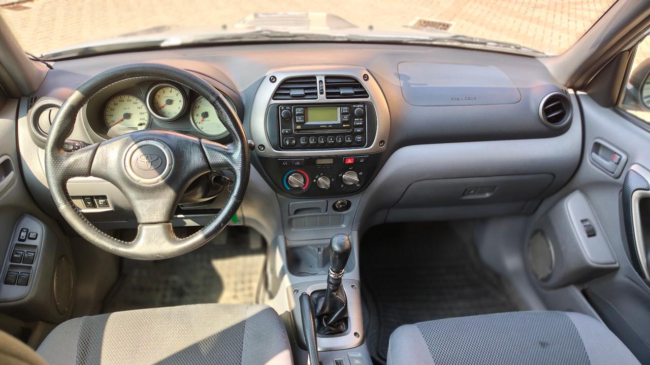 Toyota RAV 4 2.0 Tdi D-4D 5p Sol Gancio traino