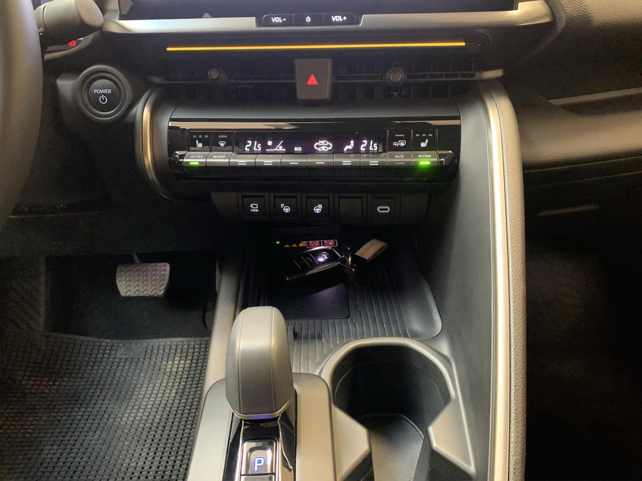 Toyota C-HR 2.0 phev Lounge Premiere fwd e-cvt