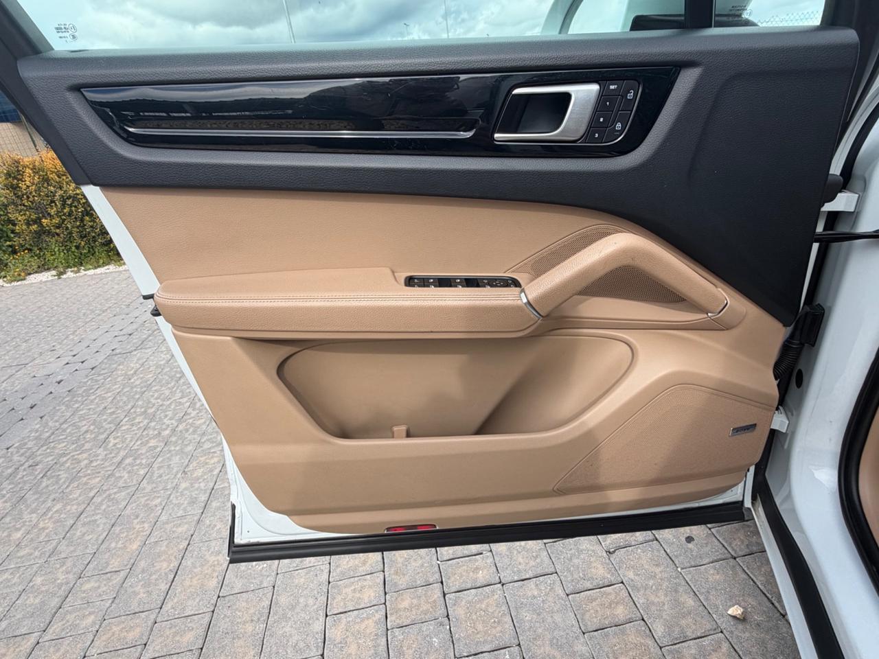 Porsche Cayenne Coupé 3.0 V6 Platinum Edition IVA ESPOSTA