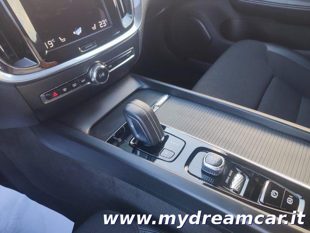 VOLVO V60 B4 (d) Geartronic Momentum Business Pro