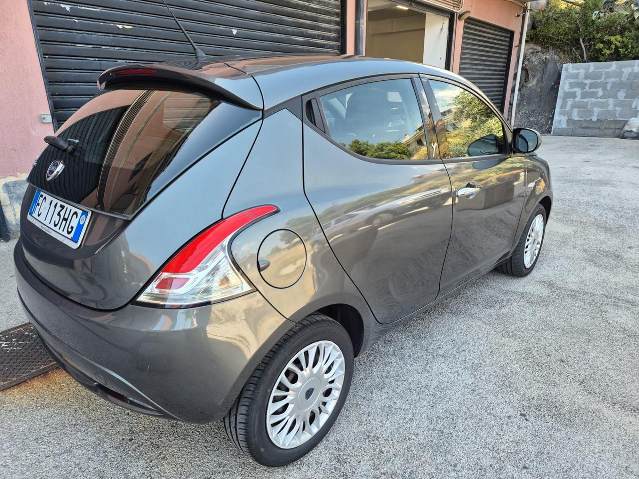Lancia Ypsilon 1.3 MJT 95 CV 5 porte 2016