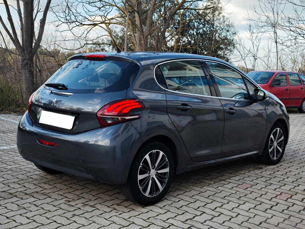 Peugeot 208 1.6 HDi 75CV