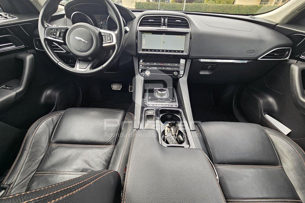 JAGUAR F-Pace 2.0 D 180 CV AWD aut. Portfolio