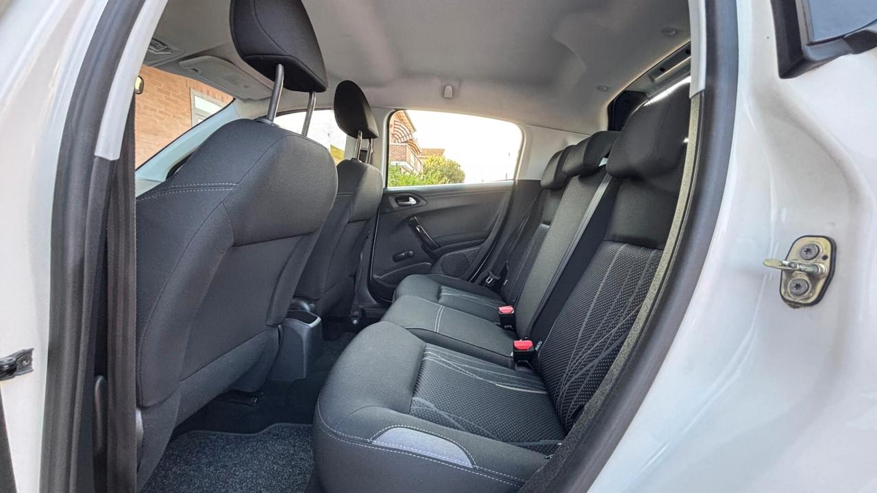 Peugeot 208 1.6 HDi 92CV 5 porte