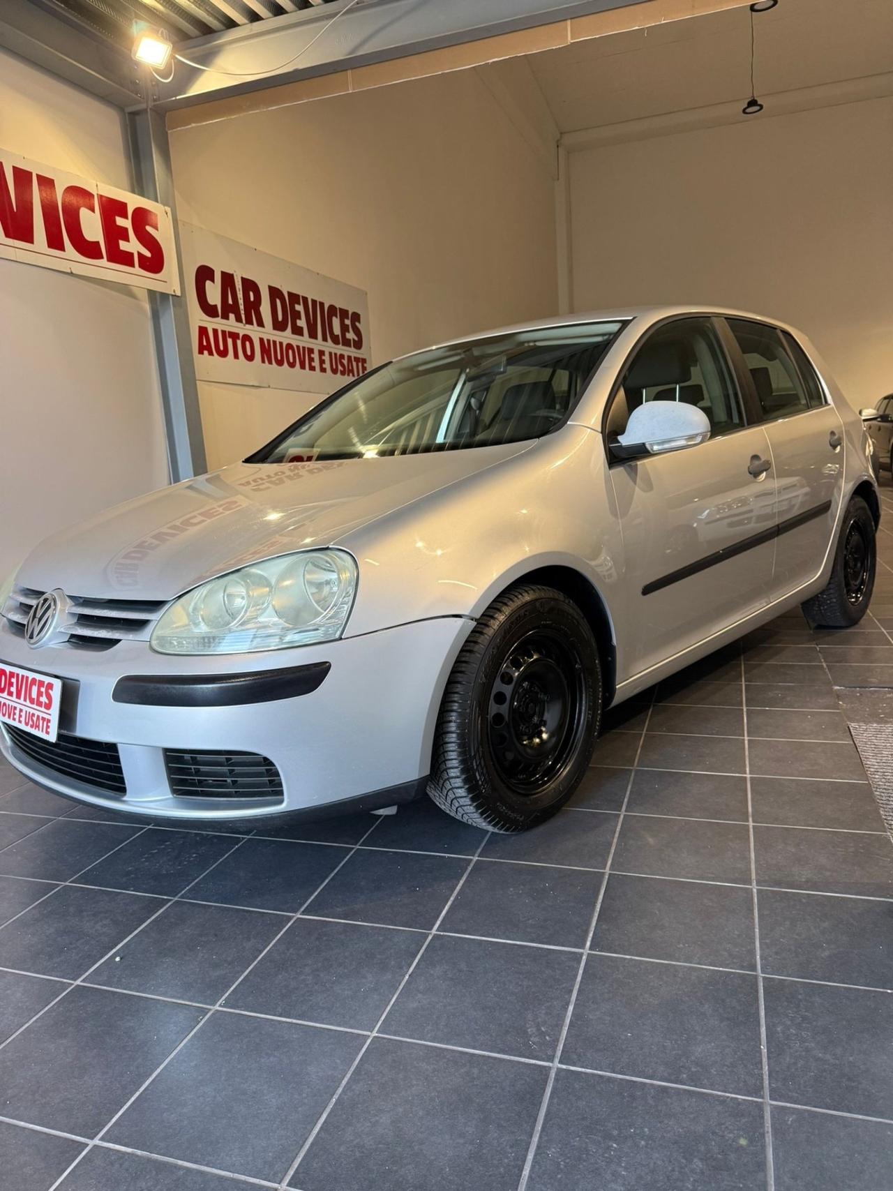 Volkswagen Golf 5 SERIE-NEOPATENTATI
