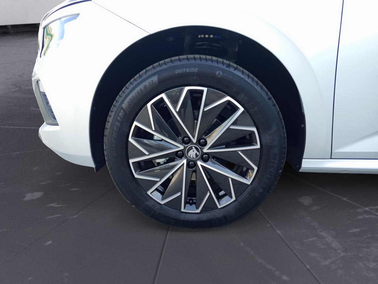 SKODA Kamiq Black Dots 1,0 TSI 85 kW (115 CV) 6 marce - manuale